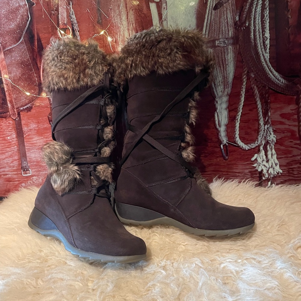 Naturalizer brown suede boots